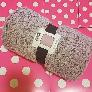 NEW 💖VS PINK Washed Sherpa Teddy Blanket